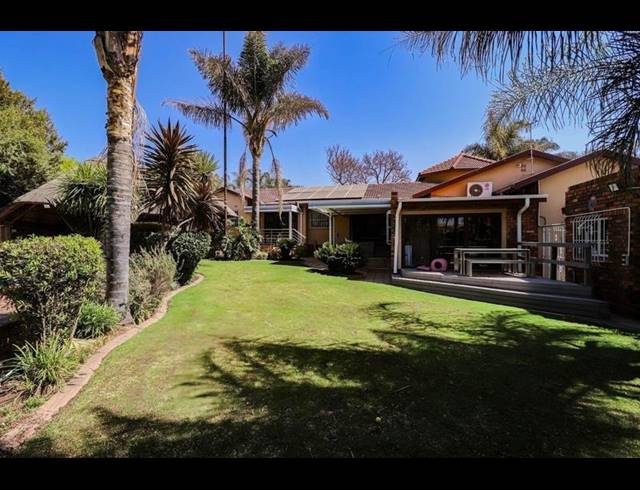 5 BEDROOM HOUSE FOR SALE IN GLENVISTA